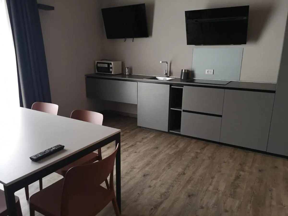 Suite Apartments تّشيرفييا